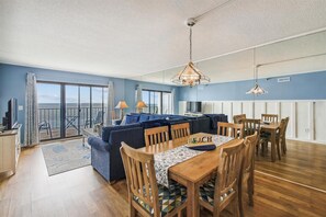 ,Dining Area,