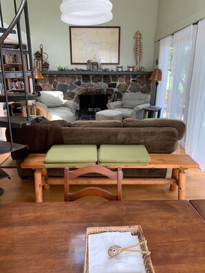 living/dining area