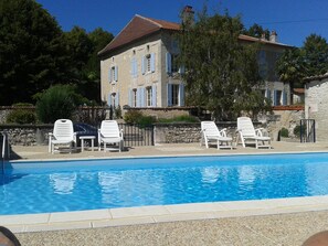 Pool shared by Le Nid and Villa Anglade