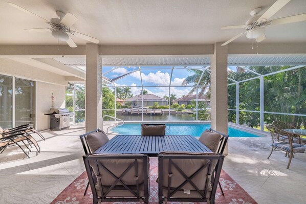 The very private lanai conjures feelings of peace and tranquility - just what a vacation should be!