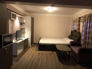 Large double bed room