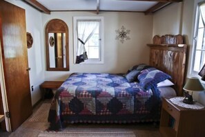 Indoors, Room, Bedroom, Furniture, Bed