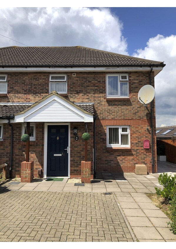 Spacious 3-bedroom house in Oxford, Perfect for family and long stays. 