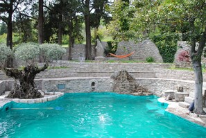 Hidden Garden with Swimming Pool 