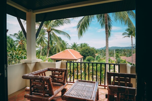 Beautiful Pool Villa at Maenam Hills...