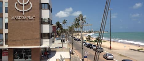 Vista do Mardisa Flat da varanda do MAG Shopping