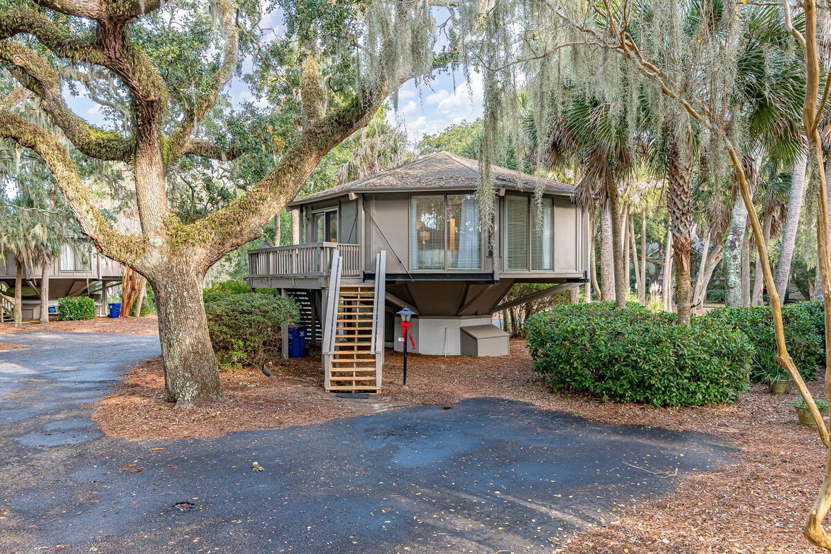 Beach House-POOL Access-0.4 Miles from the Ocean