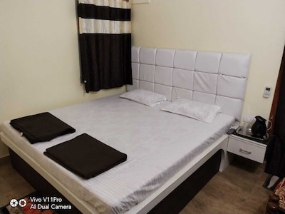 It is an economic,neat &clean homestay accommodation for you & serves tasty food