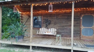 Cozy 2 rm pet friendly cabin- private lake - fishing & swimming - CowboyCabin