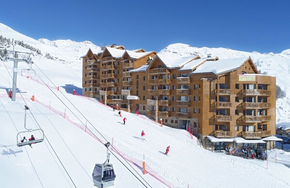 Snow and ski sports