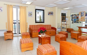 Sala de estar en el lobby