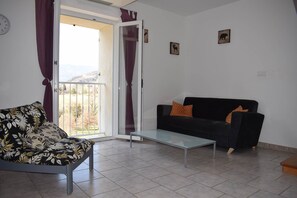 Les gîtes de Moussan - Montbrun Les Bains - coin salon - RDC - gîte 3