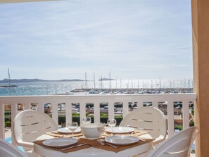 Bygning, Plante, Ejendom, Vindue, Land Lot, Urban Design, Landskab, Kvarter, Græs, Fritid