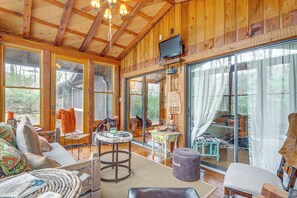 Enclosed Patio | Seating | TV