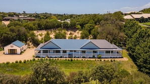The property on one acre. Seperate Yoga studio or games room