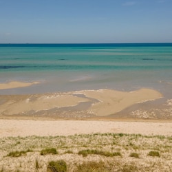 Two minute drive to the beach