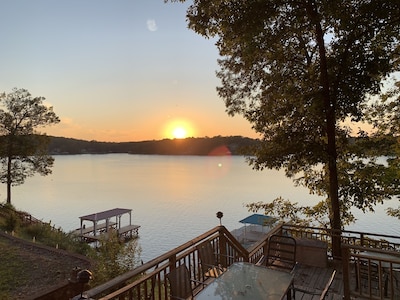 Sunset Escape On Logan Martin Lake! Fish, Boat, Swim and just Relax!!