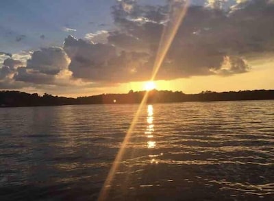 Sunset Escape On Logan Martin Lake! Fish, Boat, Swim and just Relax!!