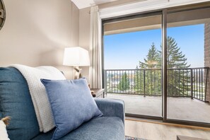 One of the most sensual views you can get in the entire building. Whether inside or on the deck you'll hear an abundance of nature, catch some jaw dropping sunsets and you even get a telescope to watch the stars.