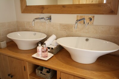 Luxury Cottage with hot tub in Balk, Thirsk, North Yorkshire.