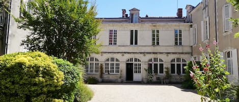 hotel particulier  avec son parc 