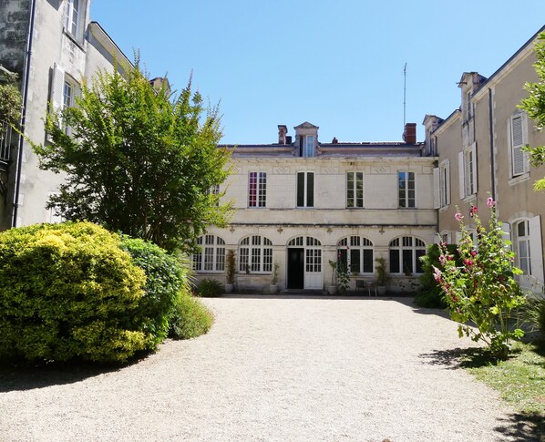 hotel particulier  avec son parc 