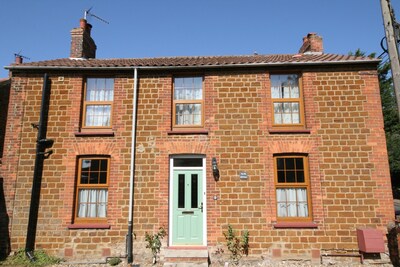 The Old Mill House wifi, child & pet friendly with parking in central Heacham