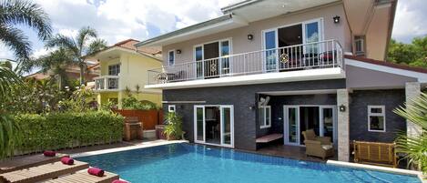 Jomtien Pool Villa 7 Bedrooms