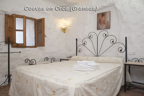 casas cueva en orce