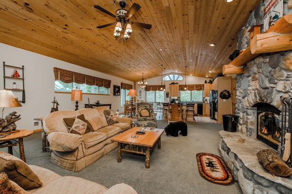 Large Main Upstairs Living Area w/ Vaulted Ceilings