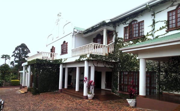 ASANTE GUEST HOUSE; B&B. MANZINI. ESWATINI. Your Home Away From Home.