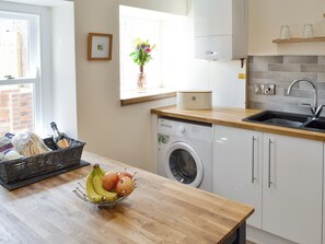 Fully appointed kitchen with dining area | Weaver’s Cottage, Pickering