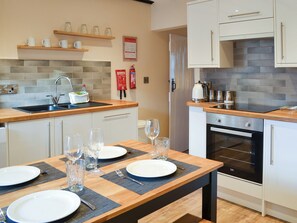 Well-equipped kitchen | Weaver’s Cottage, Pickering