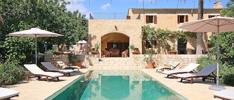 Pool der Finca Son Alzines bei Son Macia