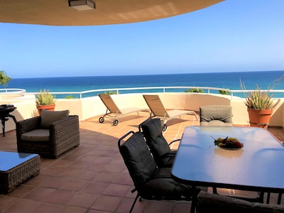 3 bedrooms, 2.5 baths; 7 people; directly on the beach, frontal sea click