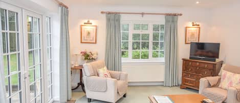 White Roses, Dog Friendly Bungalow, Isle of Wight 