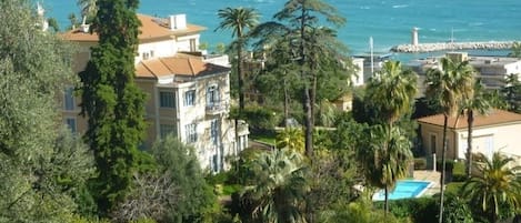 "Villa Louise Menton"