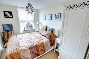 Bedroom 2 with double bed