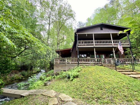 Hiawassee Creekside Cabin♥️