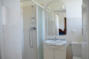 Les gîtes de Moussan - Montbrun Les Bains - salle de bain gîte 1