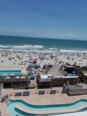 Beautiful weather and WE ARE OPEN  PHOTO TAKEN 7/17/20 !! AND 87 DEGREES 