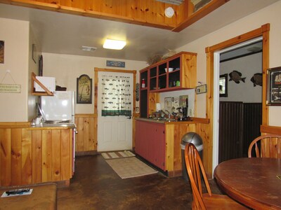 Cozy Lake Front Cabin