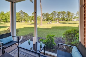 Screened-In Porch | Outdoor Seating | Golf Course Views