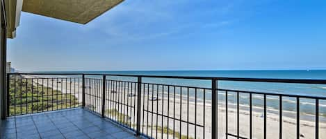 New Smyrna Beach Vacation Rental | 2BR | 2BA | 1,730 Sq Ft | Steps to Enter