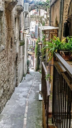 Minturno Street