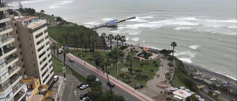 Vista para praia/oceano