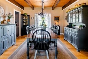 Communal dinning room (1)