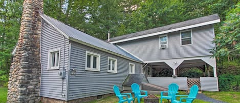 Ludlow Vacation Rental | 4BR | 3BA | Stairs Only Access | 1720 Sq Ft