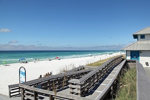 Miramar Beach Public Access With Bathrooms