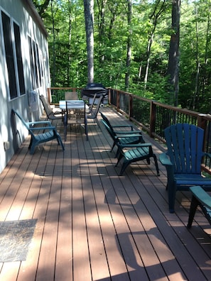 40' Deck
lakeside of main house